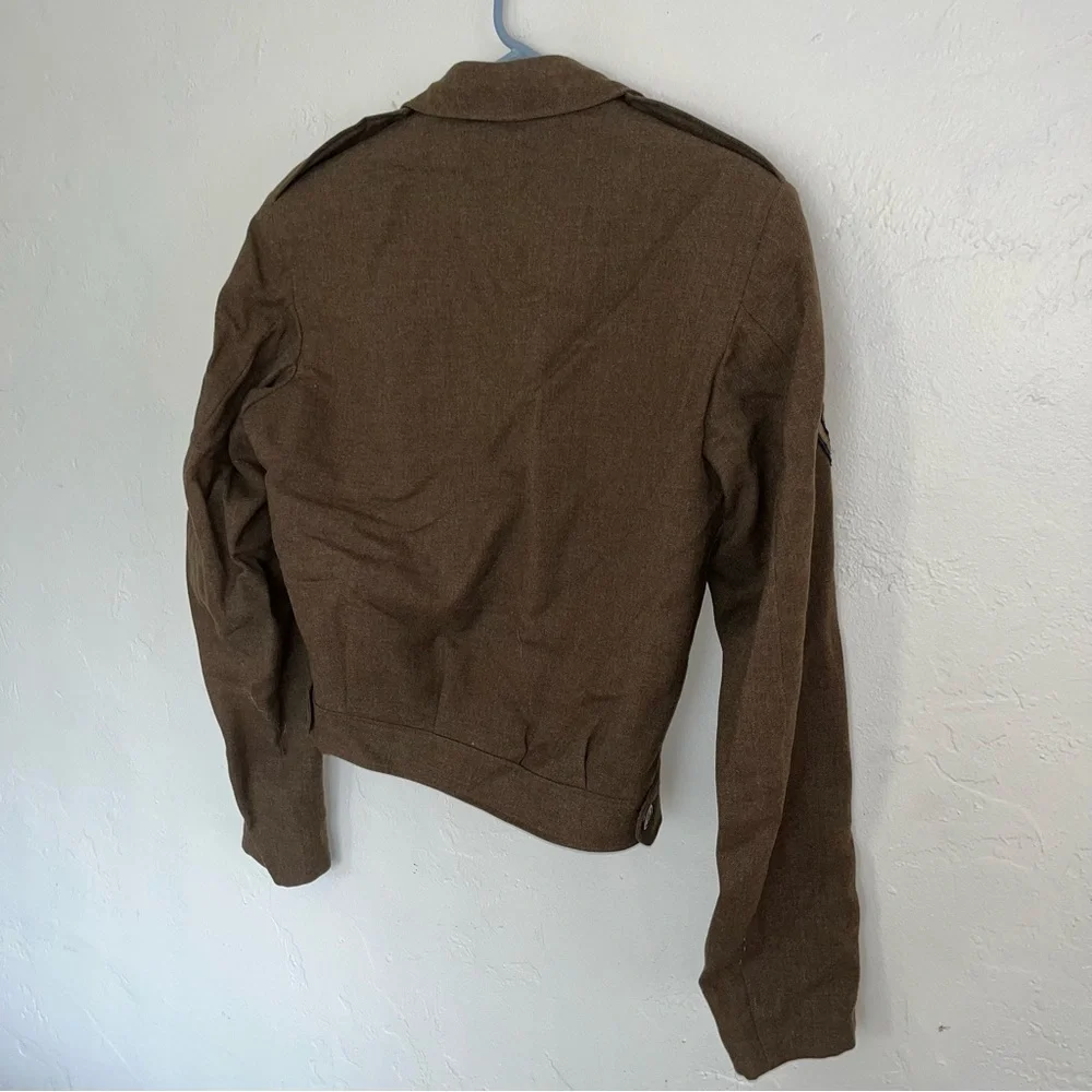 VTG U.S. Army Wool Ike Eisenhower field jacket two-stripe enlisted rank insignia